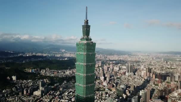 Scatto Aereo Ascendente Che Mostra Skyline Taipei Con Taipei Financial — Video Stock