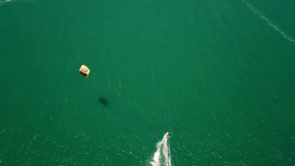 Haute Altitude Plan Drone Haut Vers Bas Kite Surfeur Dans — Video