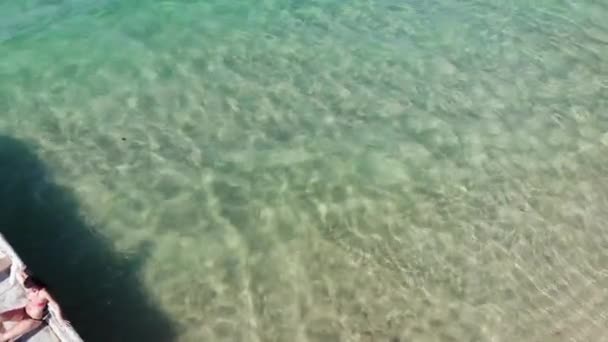 Panamá Fevereiro Drone Dispara Refrigeração Barco Uma Ilha Vazia Ilha — Vídeo de Stock