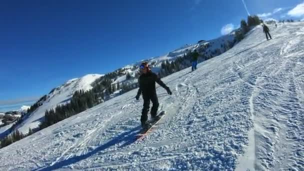 Skifahren Keinem Sonnigen Tag — Stockvideo