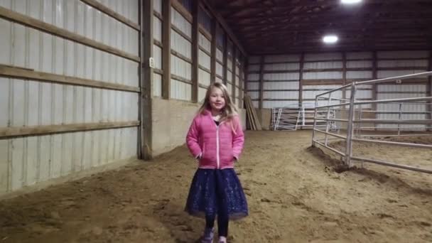 Child Walking Backwards Sand Indoor — Stock Video