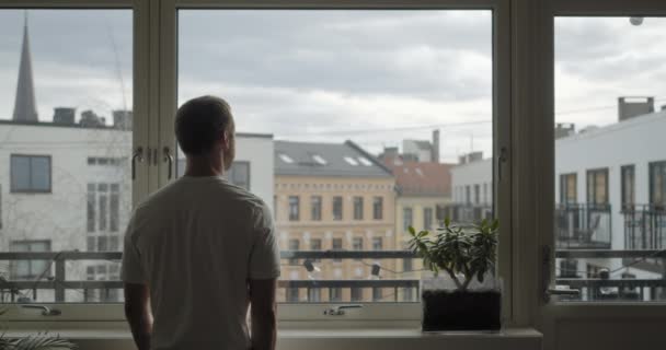 Wide Static Back Cinema Camera Shot Frustrated Norwegian Male White — Stock Video