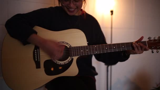 Girl Having Fun Her Guitar — Stock Video