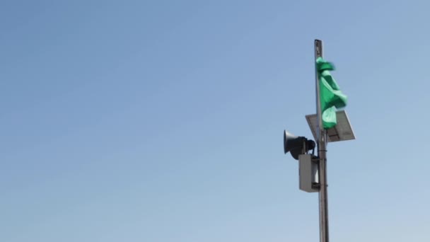 Sitges Μπλε Ουρανό Πράσινη Σημαία Για Κολύμπι — Αρχείο Βίντεο