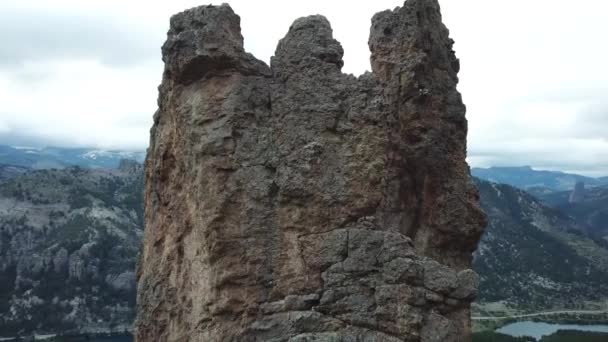 阿根廷巴塔哥尼亚Bariloche的自然艺术 Drone Aerial View Strange Rock Tower Formation — 图库视频影像