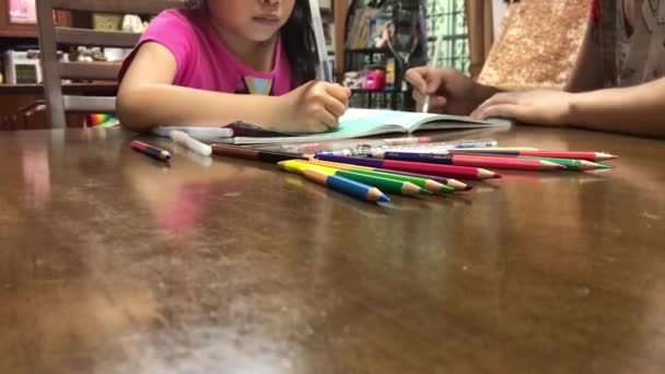 Asian Child Girl Coloring Pen Color Art Book Her Mother — Stock Video