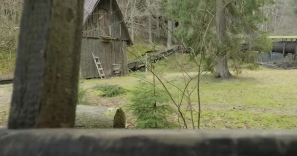 Terk Edilmiş Bir Kızağın Sinematik Görünümü Bobsleigh Parçası — Stok video