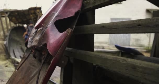Pessoas Explorando Uma Pista Abandonada Luge Bobsleigh Letônia — Vídeo de Stock