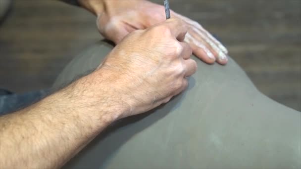 Tym Przypadku Ceramista Robi Ręcznie Bez Uprzedniego Pomiaru Jeden Dwóch — Wideo stockowe