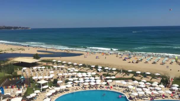 Überfüllter Pool Und Strand Schwarzen Meer Bulgarien Während Der Sommersaison — Stockvideo