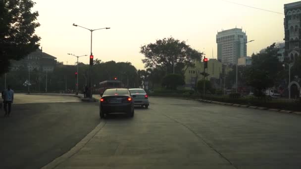 Mumbai Sokakları Geçide Doğru Trafik Goldy — Stok video
