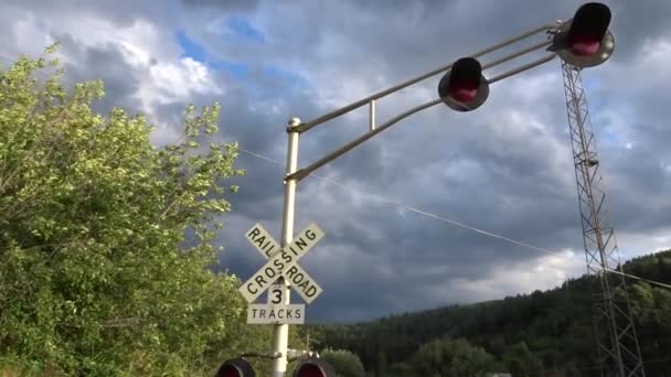 Verfilmung Von Abandon Railroad Schild — Stockvideo