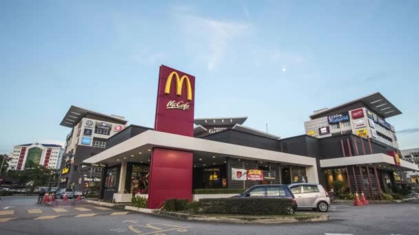 Calendário Ponto Venda Mcdonald Seremban Gateway Malásia Durante Pôr Sol — Vídeo de Stock