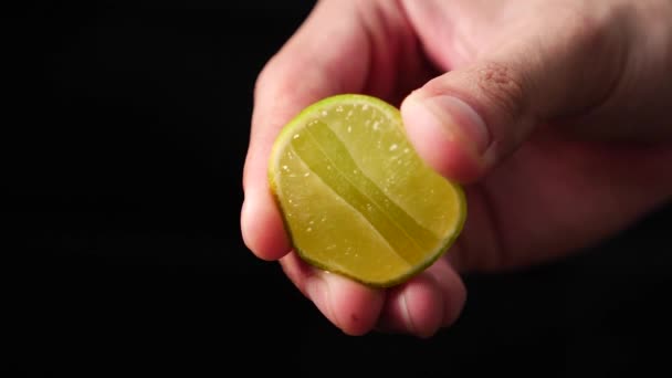 Knijpen Lemon Water Slow Motion — Stockvideo