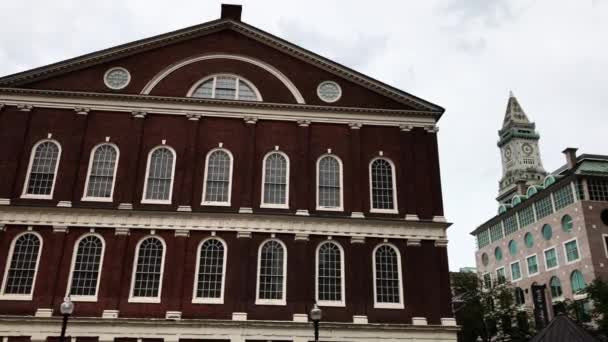 Utsikt Över Boston Faneuil Hall Marknadsplats Med Custom House Tower — Stockvideo