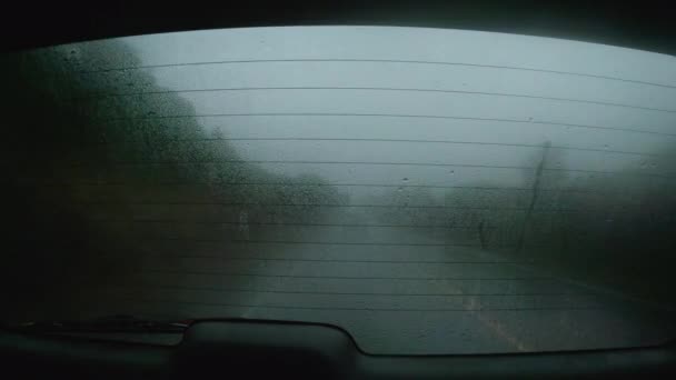 Ventana Trasera Empañada Húmeda Vehículo Movimiento Capturado Hawaii Conduciendo Largo — Vídeos de Stock