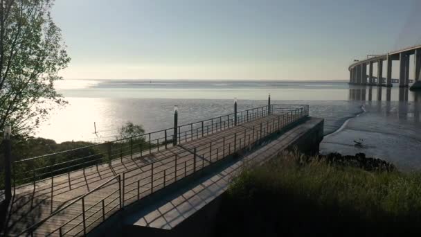 Pier Bij Vasco Gama Bridge Bij Zonsondergang Zonsopgang Lissabon Portugal — Stockvideo