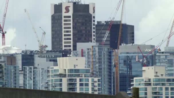 Expo Line Skytrain Przejeżdżający Przez Centrum Vancouver Tower Crane Machine — Wideo stockowe