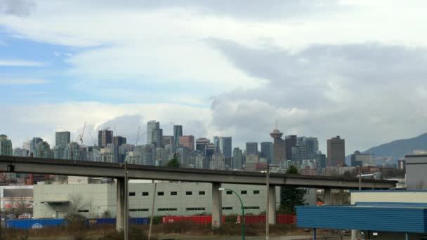 Train Passing Skyline Vancouver Canada Ved Daggry Bredt Skud – Stock-video