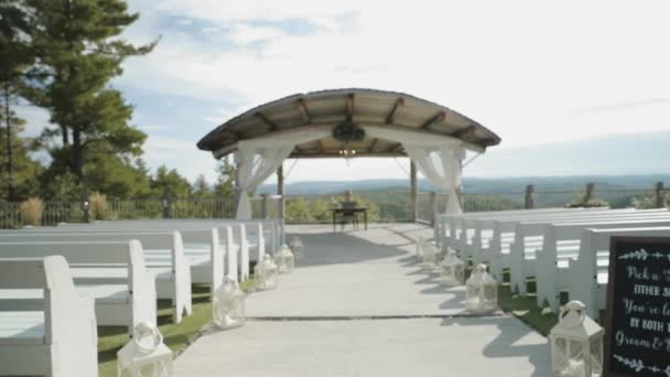 Caminando Por Isla Una Hermosa Ceremonia Boda Aire Libre Con — Vídeos de Stock