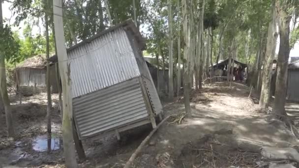 Zniszczone Domy Klęsce Żywiołowej Uderzyły Okolicę Wioski Bangladeshi — Wideo stockowe