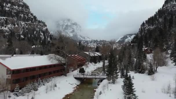 Flygfoto Ouray Colorado Usa Hyreshus För Klättrare Och Vinterälskare Vid — Stockvideo