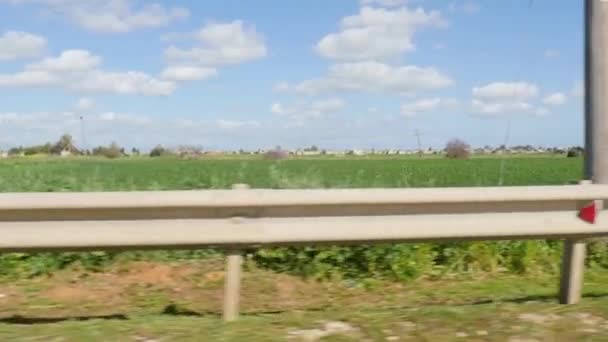 Vista Attraverso Finestrino Laterale Auto Movimento Mentre Paesaggio Agricolo Rurale — Video Stock