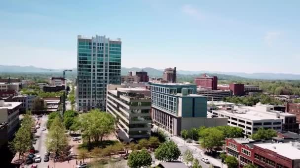 Aerial Flyby Asheville Asheville North Carolina Skyline — Stockvideo