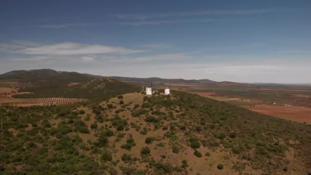 Molinos Viento Puerto Lapice Colina Montaña Con Campos Rurales Puerto — Vídeos de Stock