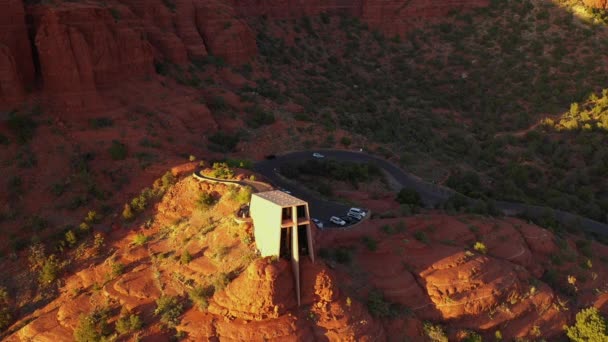 Igreja Santa Cruz Hora Ouro Sedona Arizona Aeronaves Para Trás — Vídeo de Stock