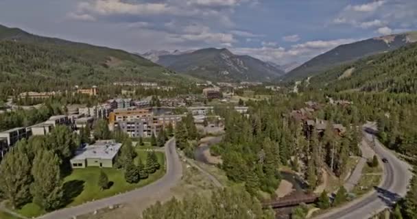 Keystone Colorado Aerial Dramatyczny Niski Poziom Szybki Przelot Obok Kurortu — Wideo stockowe