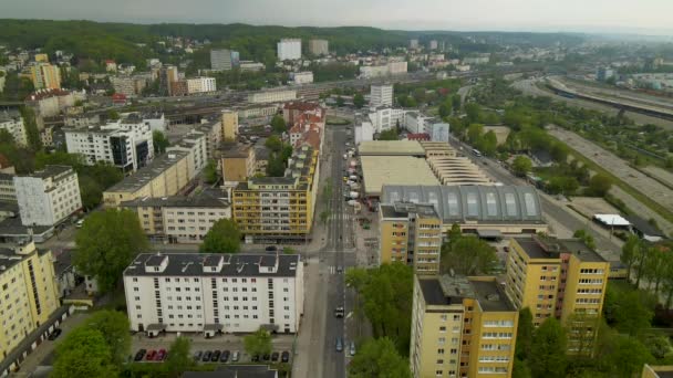 Drone Aérien Dolly Gdynia Pologne Bâtiments Municipaux Long Route Principale — Video