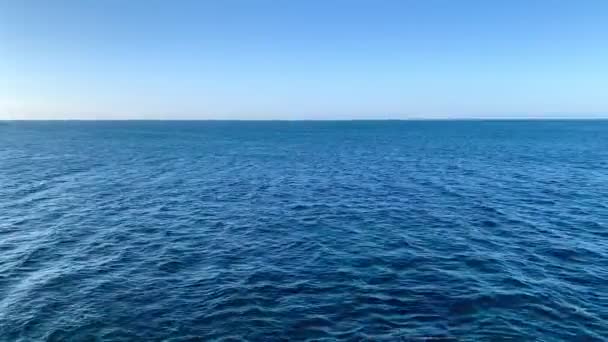 Ocean Water Ripples Clear Blue Sky Australia — Stock Video