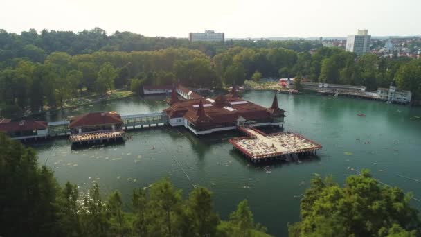 Tembakan Pesawat Tak Berawak Dari Danau Hvz Pada Hari Yang — Stok Video