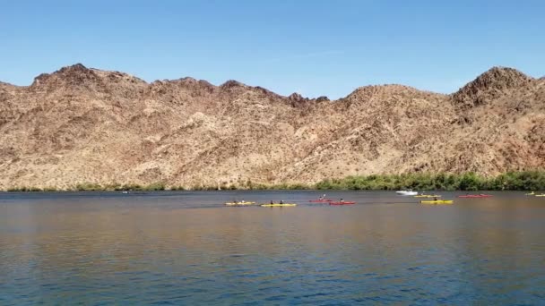 Bunte Paddelboote Auf Dem Lake Mead Willow Beach — Stockvideo