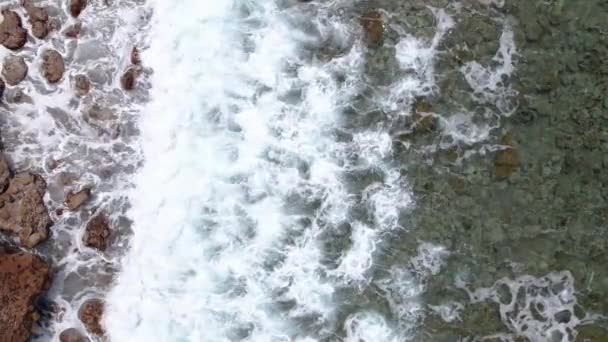 Top Perspectief Van Het Breken Van Golven Kust Slow Motion — Stockvideo