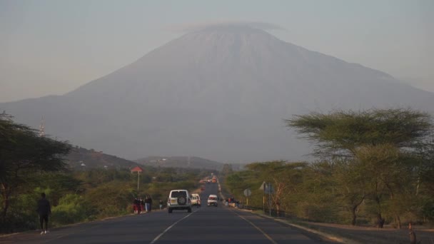 Удивительный Кинематографический Вид Гору Меру Арушу Танзанию Килиманджаро Африка — стоковое видео