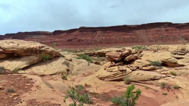 Panorama Sandstone Formationer Och Kanjoner Natursköna Bakgrundsland Centrala Utah Panning — Stockvideo