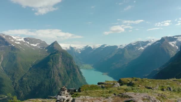 Blue Waterscape Oldevatnet Lake Valley Oldedalen Olden Village Noorwegen Vanuit — Stockvideo