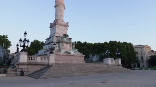 Treppe Fuße Des Girondains Denkmals Bordeaux Mit Niemandem Bei Sonnenaufgang — Stockvideo