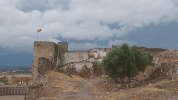 Vista Estática Castelo Juromenha Bandeira Ondulada Portugal — Vídeo de Stock