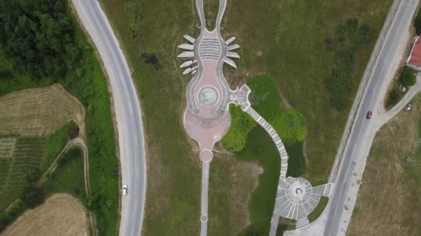 Birdseye Drone Vista Aérea Del Monumento Conmemorativo Segunda Guerra Mundial — Vídeo de stock