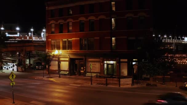 Luftaufnahmen Eines Alten Motels Chicago Einem Bahnhof Spät Der Nacht — Stockvideo