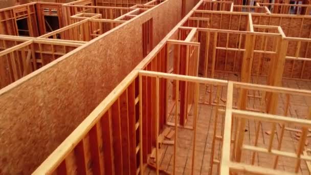 Drewniany Plac Budowy Został Porzucony Ponieważ Prace Zostały Wstrzymane Powodu — Wideo stockowe