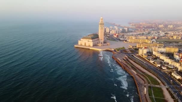 Luftaufnahme Rund Die Hassan Moschee Sonnenaufgang Casablanca Marokko Kreise Drohnenschuss — Stockvideo