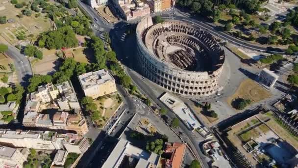 Αεροφωτογραφία Θέα Κολοσσαίο Στην Ηλιόλουστη Ρώμη Ιταλία Κλίση Drone Shot — Αρχείο Βίντεο