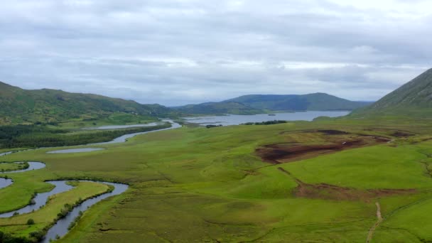 Rzeka Failmore Maum Connemara Hrabstwo Galway Irlandia Lipiec 2021 Drone — Wideo stockowe