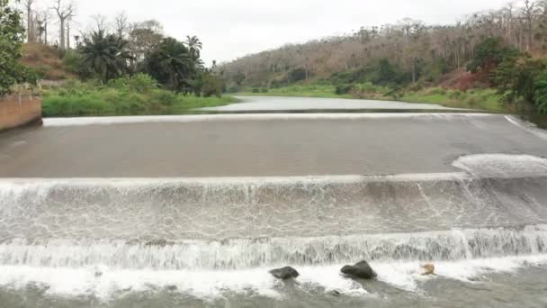 Reizen Voor Een Rivier Dam Een Rivier Angola Afrika — Stockvideo