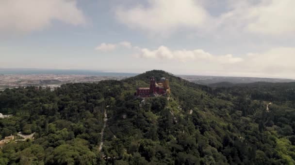 Panoramisch Uitzicht Park Nationaal Paleis Van Pena Eclectisch Kasteel Omgeven — Stockvideo