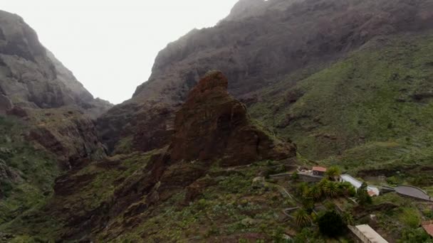 Roque Masca Légi Felvétele Egy Kis Hegyi Falu Tenerife Szigetén — Stock videók